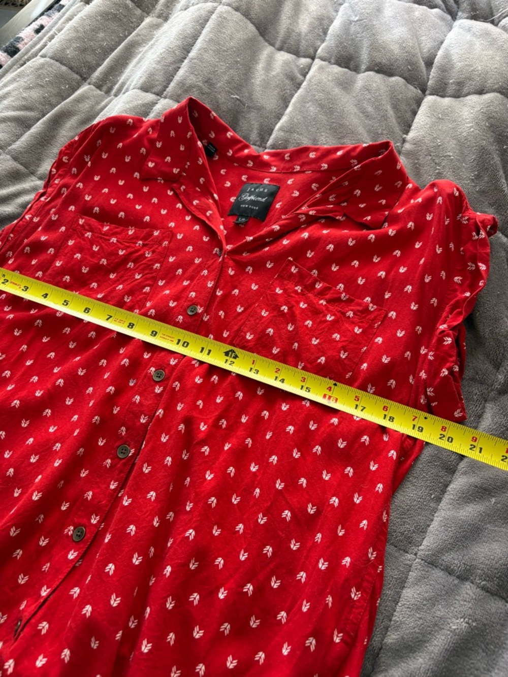 JACHS Girlfriend Short Sleeve Button-Up Shirt - Picture 4 of 6